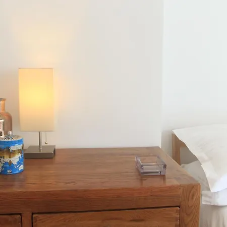 10 Tuthill * Scarborough