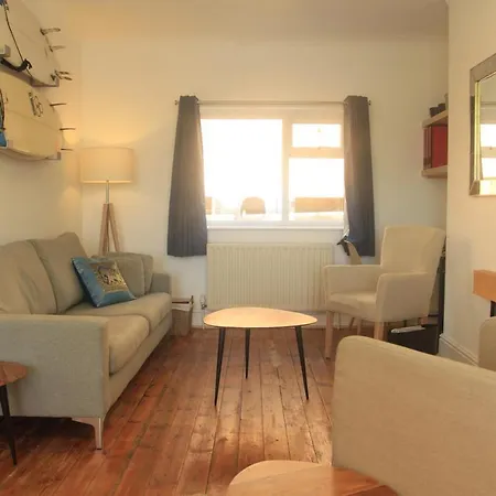 10 Tuthill Scarborough