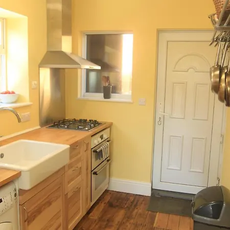 10 Tuthill * Scarborough