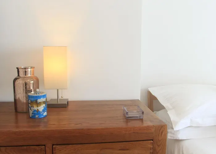 10 Tuthill * Scarborough